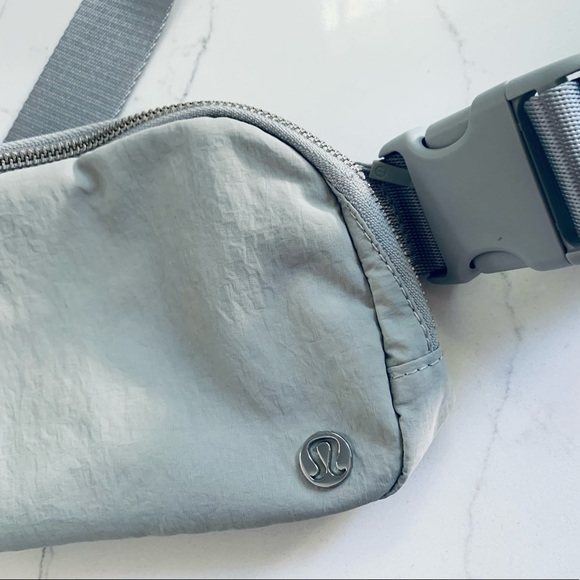 New Lululemon Athletica everywhere belt bag - Picture 4 of 8